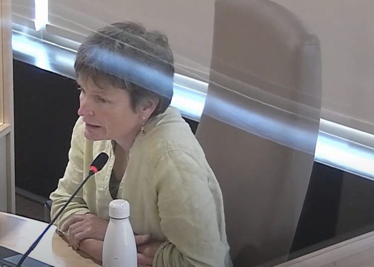 Sackville councillors debate who should be recognized as a journalist covering town council