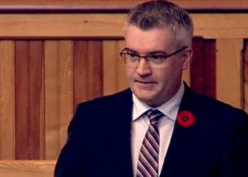 Rewarding a leader of anti-francophone language rights is a dangerous development