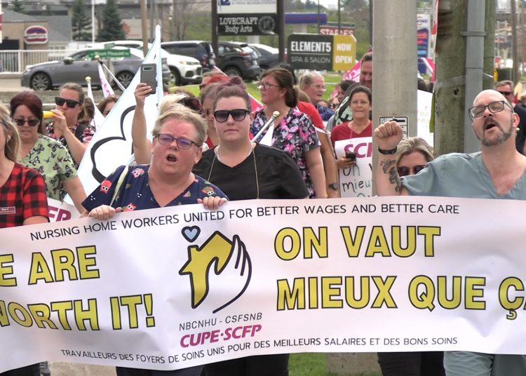 Nursing home workers rally in Moncton following ‘insulting’ wage offer [video]