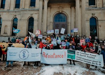 Politiques sexistes, résistances féministes! International Women’s Day marked in Fredericton with spirited rally [video]