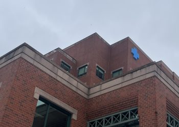 Health care privatization under scrutiny ahead of provincial elections [video]