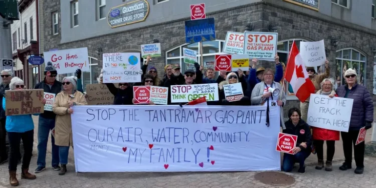 Protesters rally in Sackville as environmental award goes to gas plant opponents