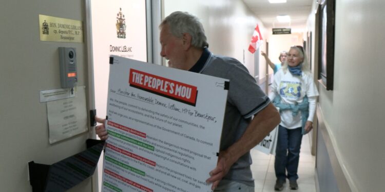‘People’s MOU’ called on feds to change course on climate policy ahead of pipeline announcement